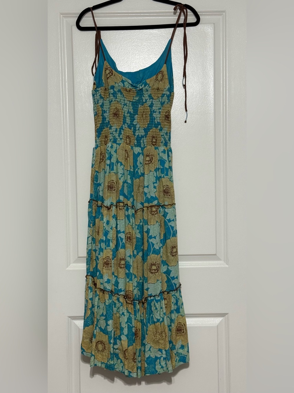 Free people Adriel Tie Strap Tiered Midi Dress
NWT Size M - Picture 6 of 8